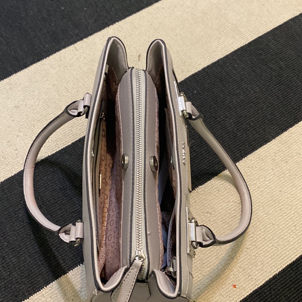 Guess Tote - Picture 3 of 4